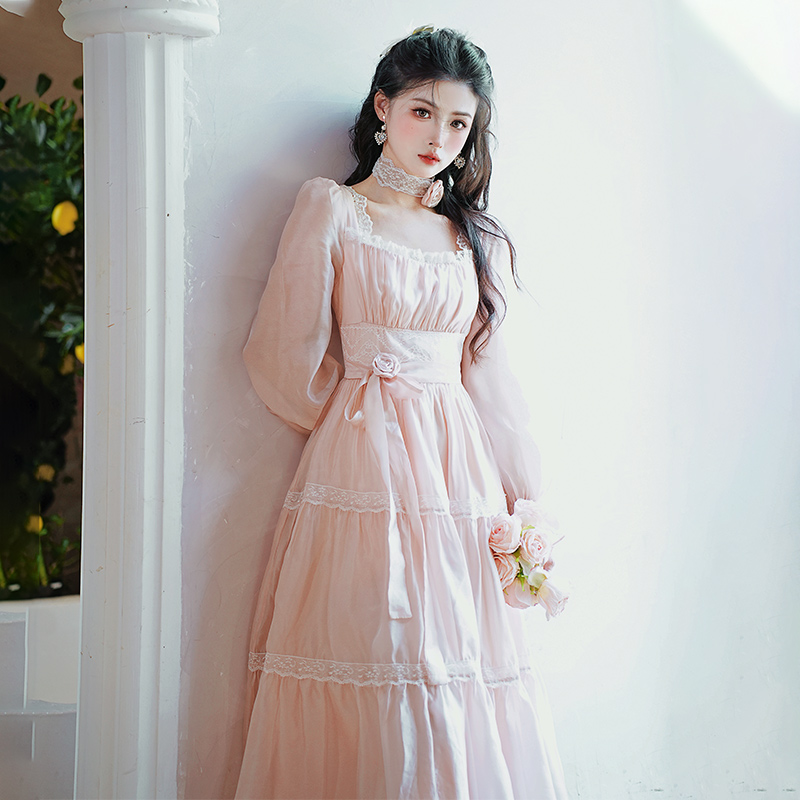 French Style Pearlized Chiffon Slimming Dress with Square Neck and Long Sleeves