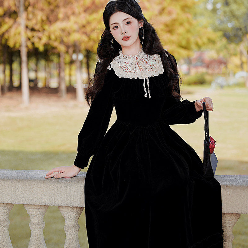 french-vintage-black-velvet-midi-dress_1